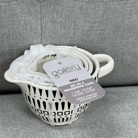 Gallery Other Black And White Measuring Cups By Tabletops Gallery Poshmark